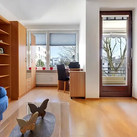 Bjoern Schuhknecht *